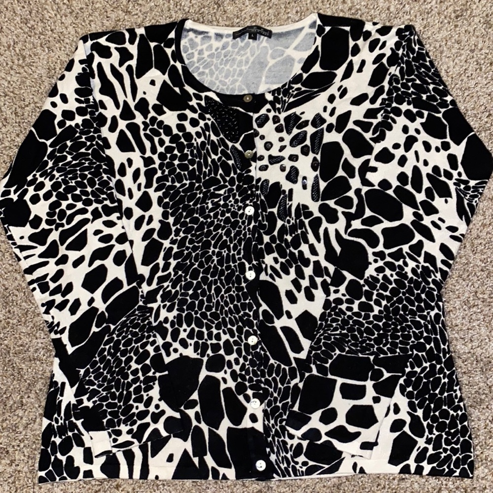 Pierri New York Ladies Sweater L . NWOT.